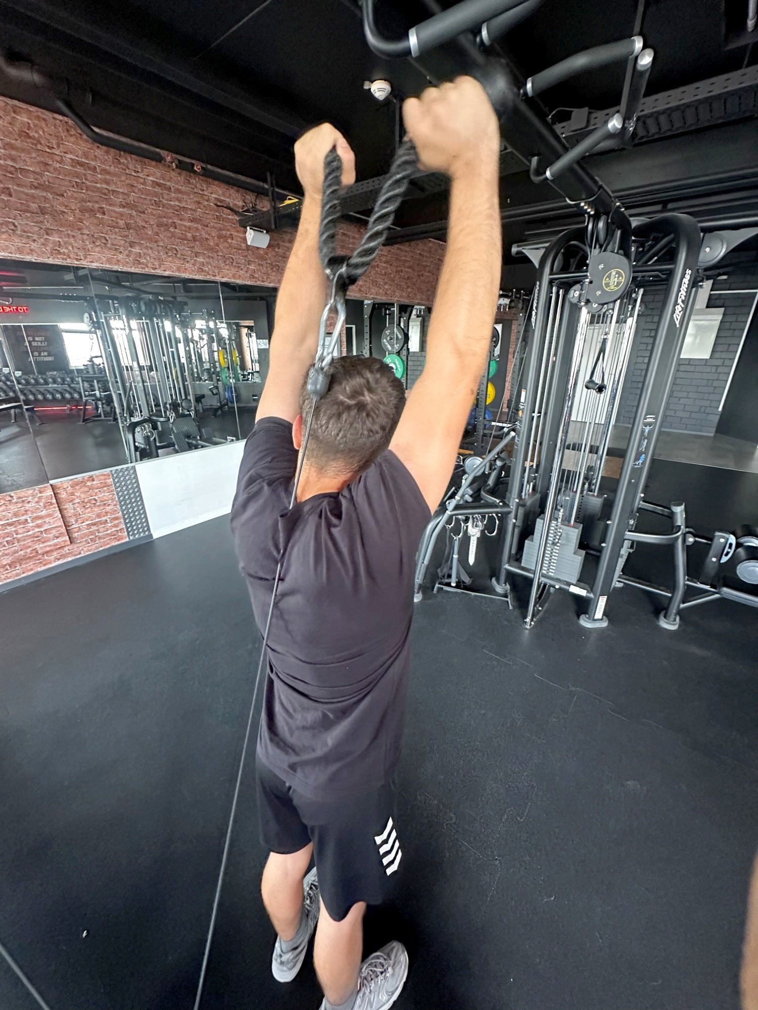 Felix Anselm beim Training im Studio